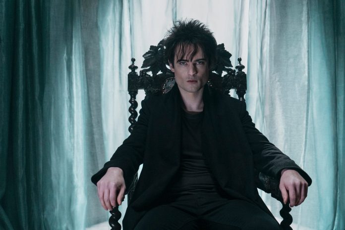 thesandman-tom-sturridge-3-scaled