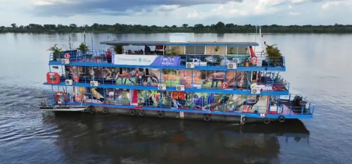 pesquisadores-barco