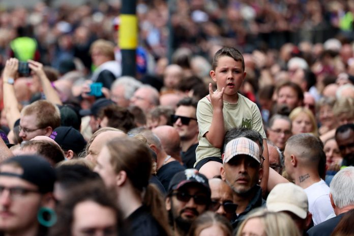 2025-07-30t110616z-977130424-rc2ywfaov0np-rtrmadp-3-people-ozzy-osbourne-scaled