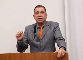 Prefeito Eduardo Siqueira continua reforma na gestão e exonera Carlos Amastha de secretaria