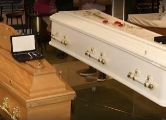 Urnas luxuosas e chuva de pétalas: evento em Palmas destaca novidades do setor funerário