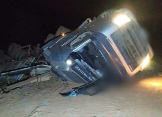 Motorista morre preso às ferragens após caminhão tombar em estrada na zona rural