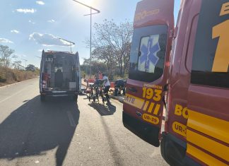 Motociclista tem perna amputada após perder o controle de moto e bater em barreira de proteção