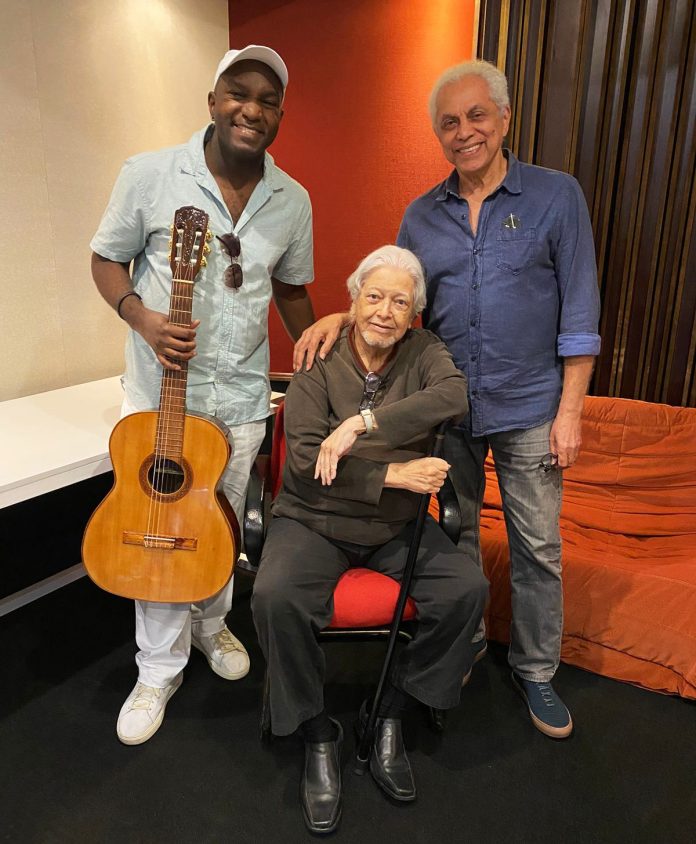 foto-gravacao-do-single-folhas-no-ar