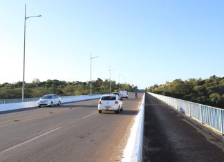 Jovem é assassinado a tiros e adolescente fica ferida em ponte de Palmas
