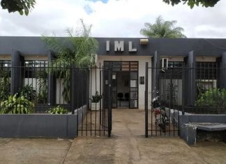 Homem e criança morrem após acidente entre carro e moto na BR-153