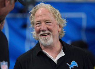 Preso por acusação de abuso sexual infantil, Timothy Busfield é libertado para aguardar julgamento