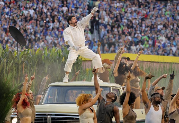 2026-02-09t012801z-1068695620-up1em29042o7v-rtrmadp-3-football-nfl-superbowl-halftime-scaled