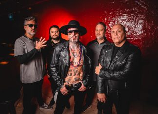Banda Detonautas esboça uma virada pop em álbum programado para março e produzido por Pablo Bispo e Ruxell