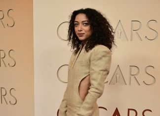 Oscar 2026: atriz Alice Carvalho usa vestido de fibras cultivadas na Amazônia