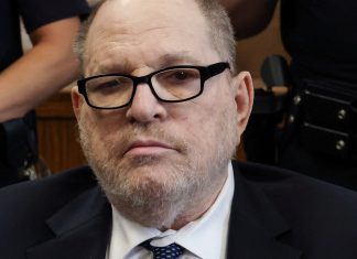O terceiro julgamento por estupro de Harvey Weinstein em Nova York termina em anulação