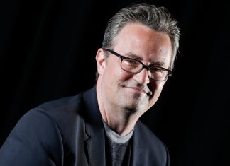 Ex-assistente de Matthew Perry é condenado a 3 anos de prisão por morte do ator