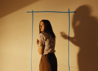 ‘Backrooms’: Aos 20 anos, youtuber dirige dois indicados ao Oscar em terror que criou aos 16