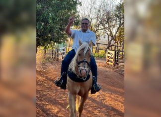 Pai de Henrique e Juliano que pilotava helicóptero em queda tem experiência na aviação, diz assessoria
