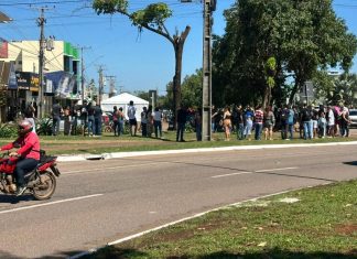 Eleitores enfrentam filas no último dia para regularizar título no Tocantins