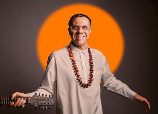 Hamilton de Holanda ecoa influências de piseiro, fado, Djavan e Black Rio no álbum ‘Nova’, feito com o trio do músico
