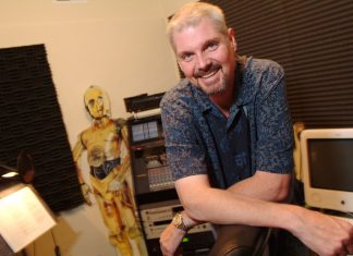 Tom Kane, dublador em ‘Star Wars’ e ‘As Meninas SuperPoderosas’, morre aos 64 anos, diz site