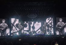 Djavan presenteia público com oceano de poesias em turnê comemorativa
