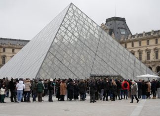 Museu do Louvre está ‘no limite’, alerta novo presidente