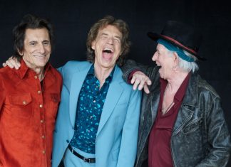 Rolling Stones soam revigorados em ‘Foreign Tongues’, disco com grandes feats e menção a Musk
