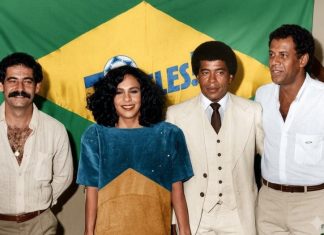 Relembre como Gal Costa entrou em campo há 40 anos para incentivar a Seleção Brasileira na Copa de 1986