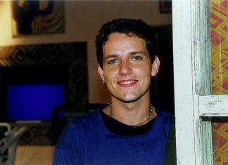 Ator Edward Boggiss morre aos 49 anos; velório acontece no Rio