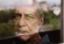 ‘Chico 2.0’ acerta ao tirar Chico Buarque do nicho da MPB para levar a obra do artista para as quebradas urbanas