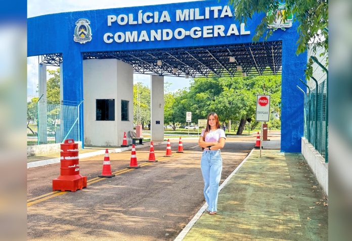 copia-de-modelo-foto-fundo-borrado-1-3