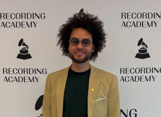 Músico vencedor do Grammy Latino é detido pelo ICE no aeroporto de Miami