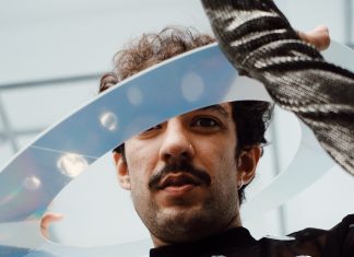 Lucas Bezerra faz feats com Zé Ibarra, Rita Benneditto e Geraldo Azevedo em álbum dedicado às músicas de Totonho