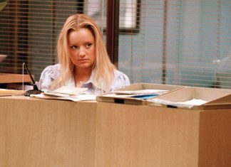 Lucy Davis, atriz do ‘The Office’ original, revela diagnóstico de câncer de mama incurável