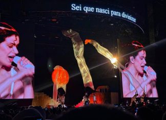 Com orquestra e artes clássicas, Rosalía transforma disco ambicioso em seu melhor show