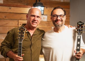 Guitarristas Nelson Faria e Sandro Haick tocam Dominguinhos, João Bosco e Tom Jobim no álbum ‘Talking standards’